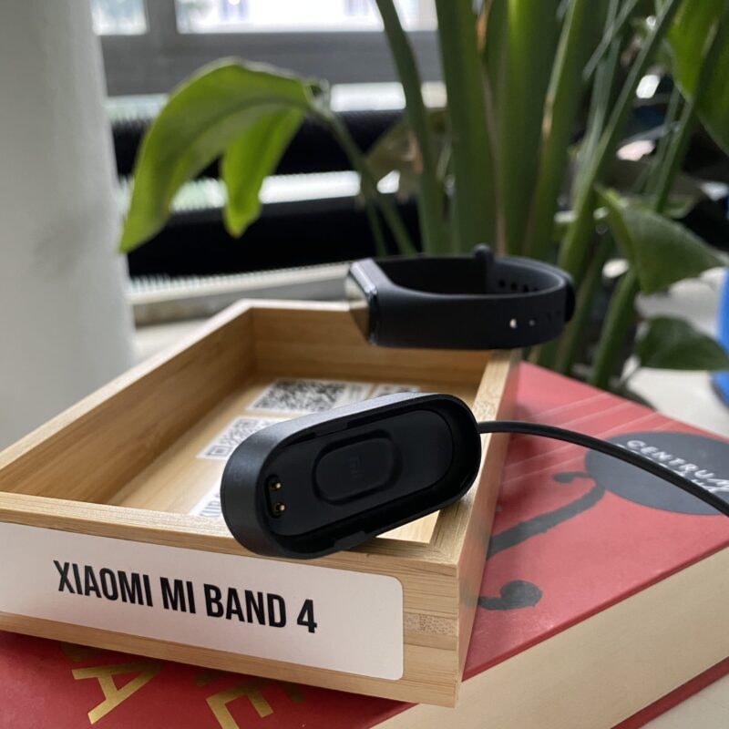 Inteligentna opaska smartband Xiaomi Mi Band 4