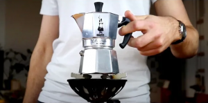 Jak zaparzyć kawę w kawiarce?